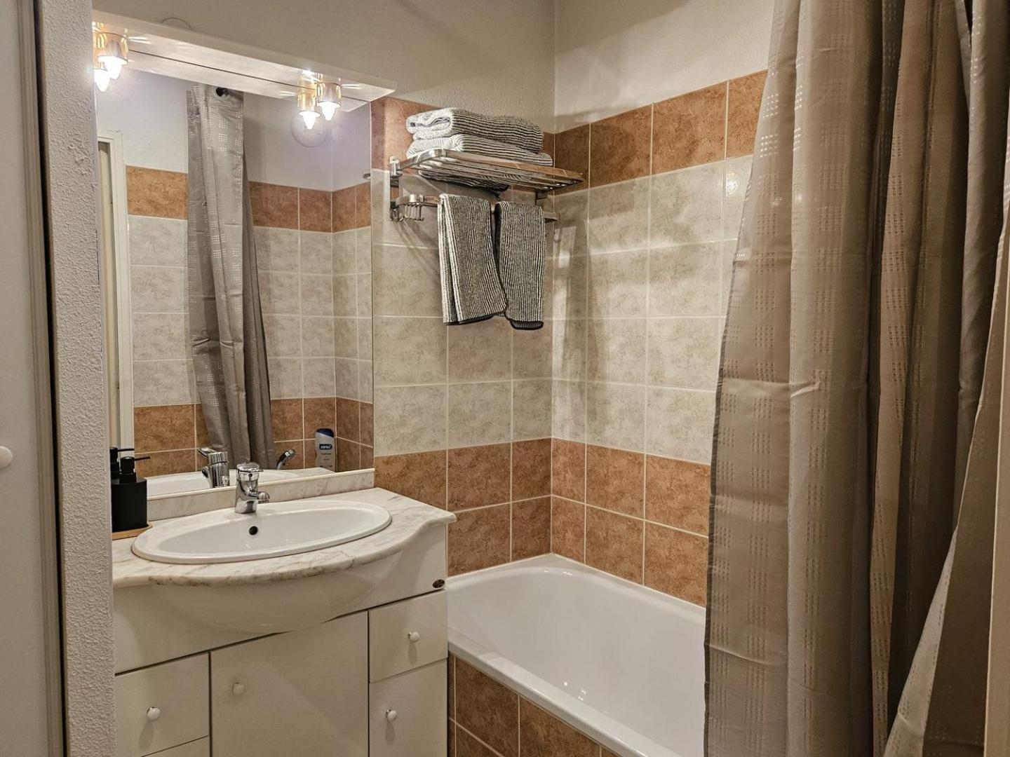 T2 Neuf - Centre - Parking Supp Appartement *