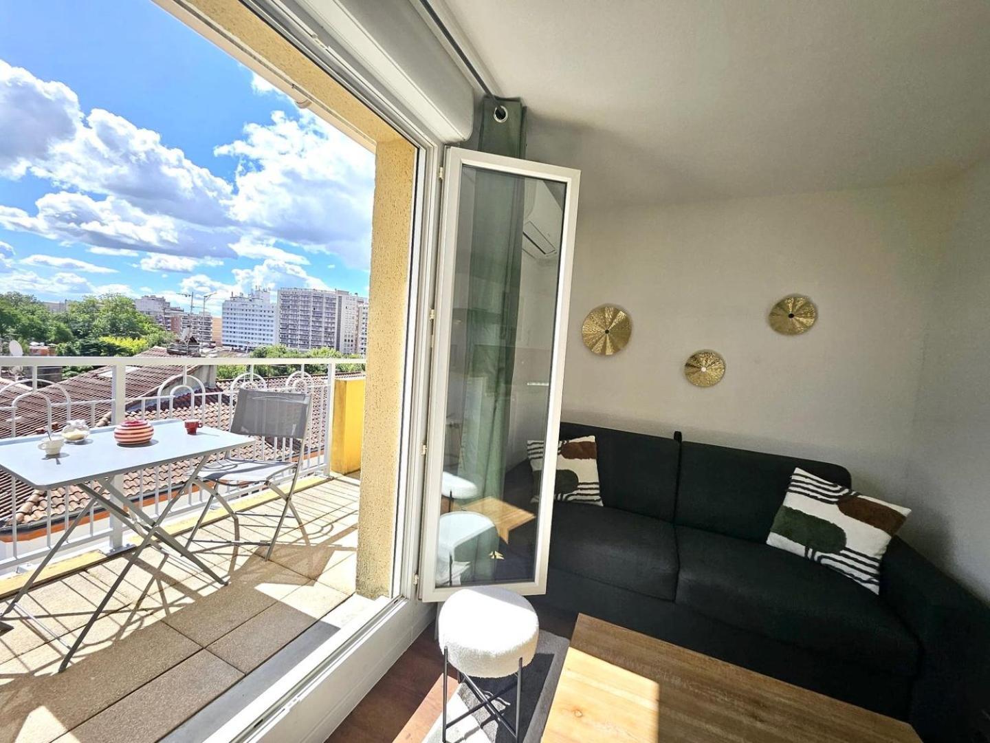 T2 Neuf - Centre - Parking Supp Apartment *