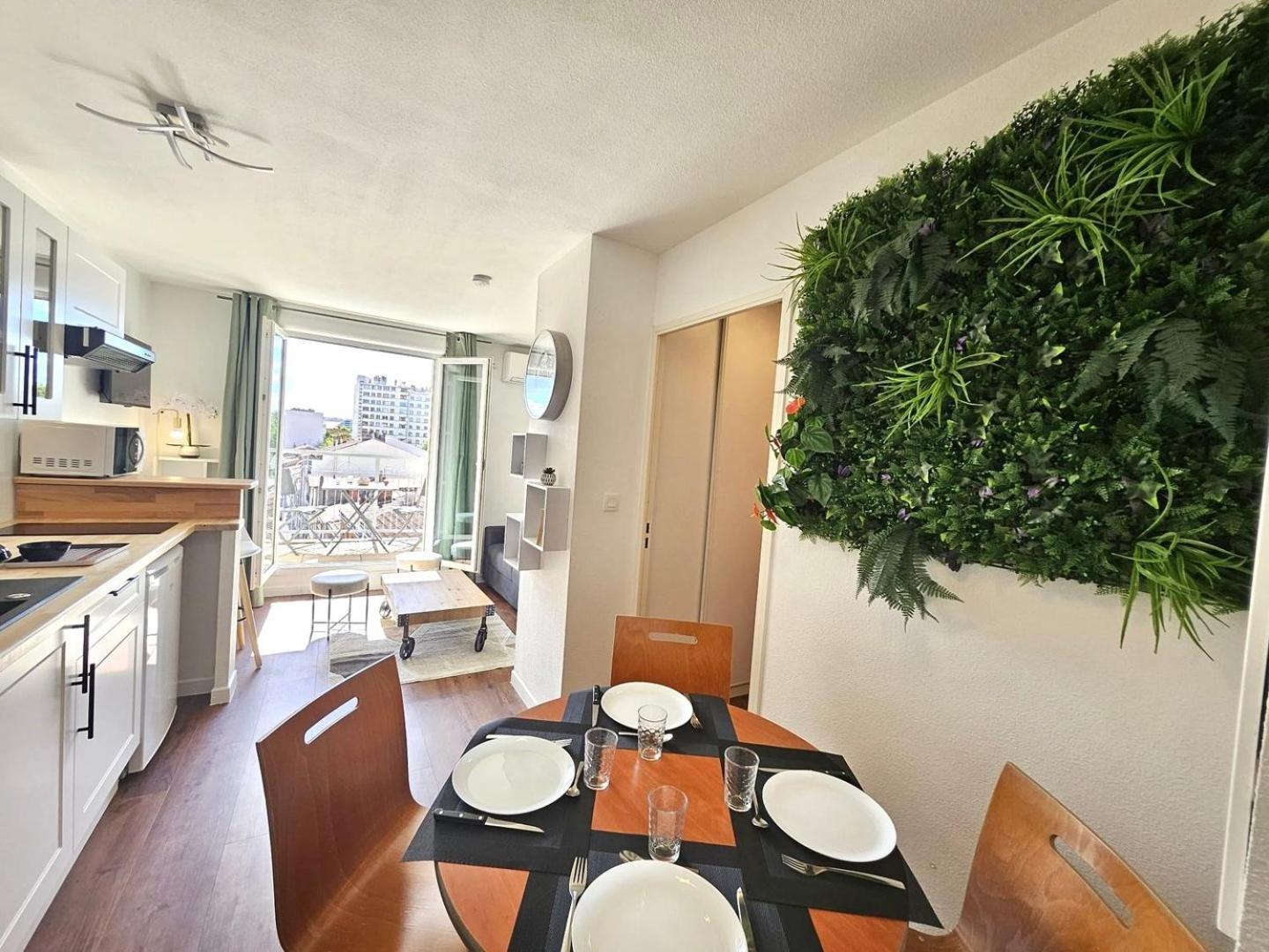 Apartment T2 Neuf - Centre - Parking Supp *